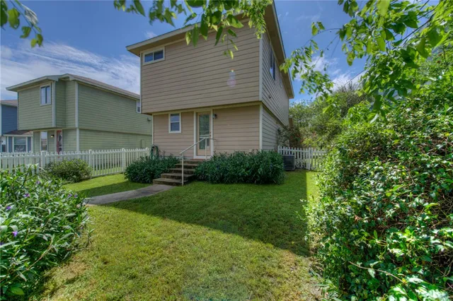 $1,700 | 411 Haupt, Kyle, TX 78640