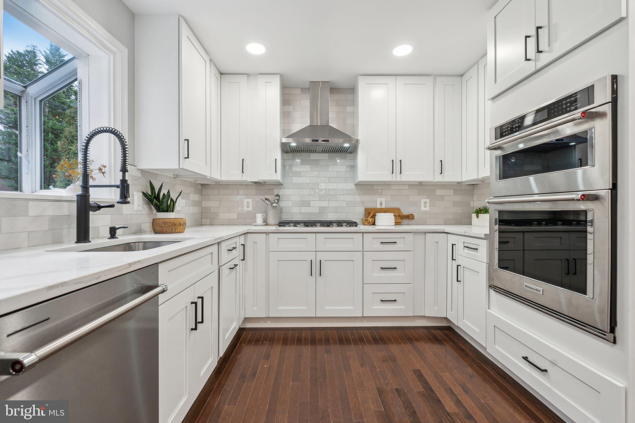 1602 Blue Meadow Road Potomac, MD 20854 - Photo 12 of 47 Eat-In Kitchen