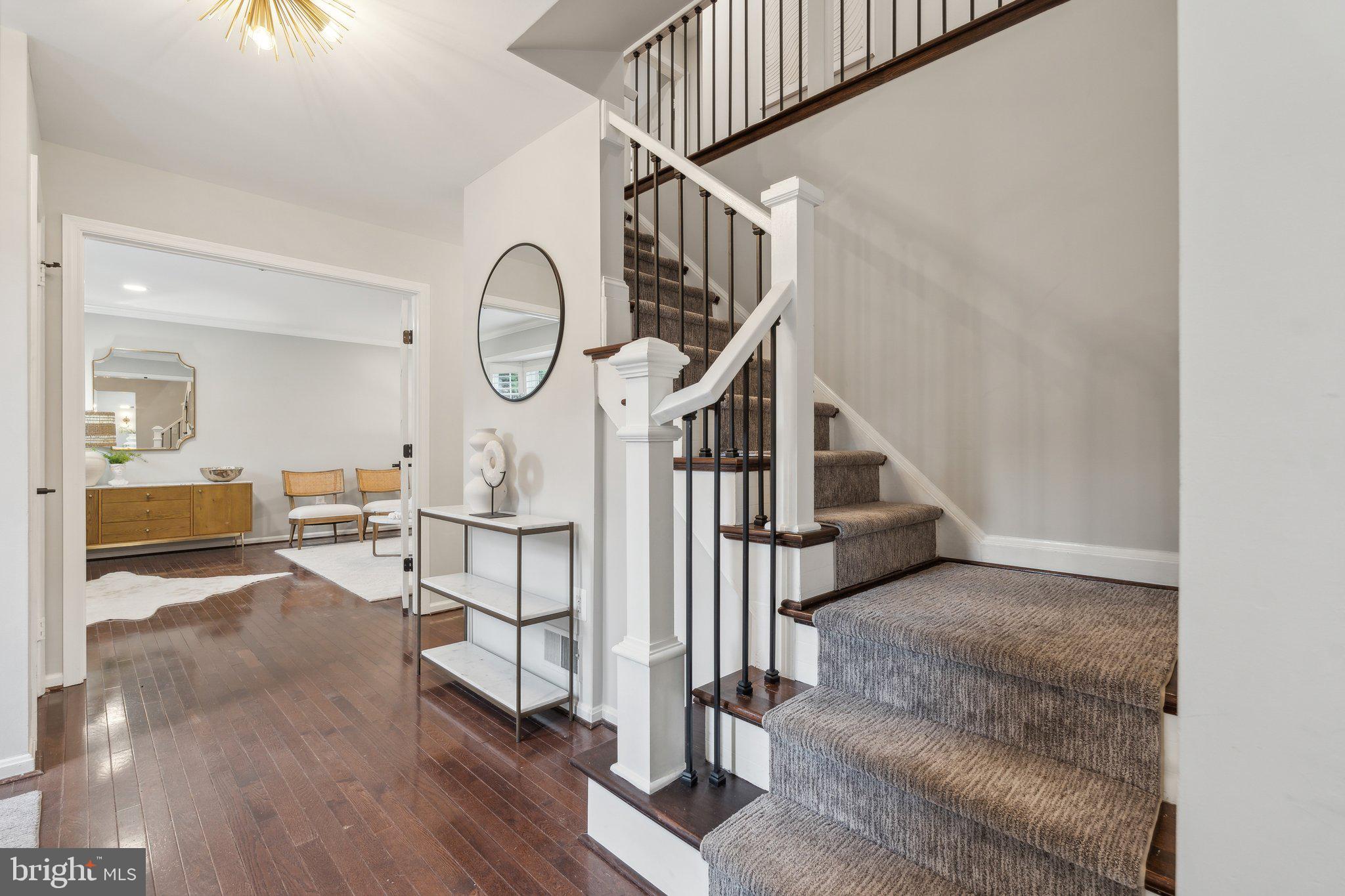 1602 Blue Meadow Road Potomac, MD 20854 - Photo 3 of 47 Foyer
