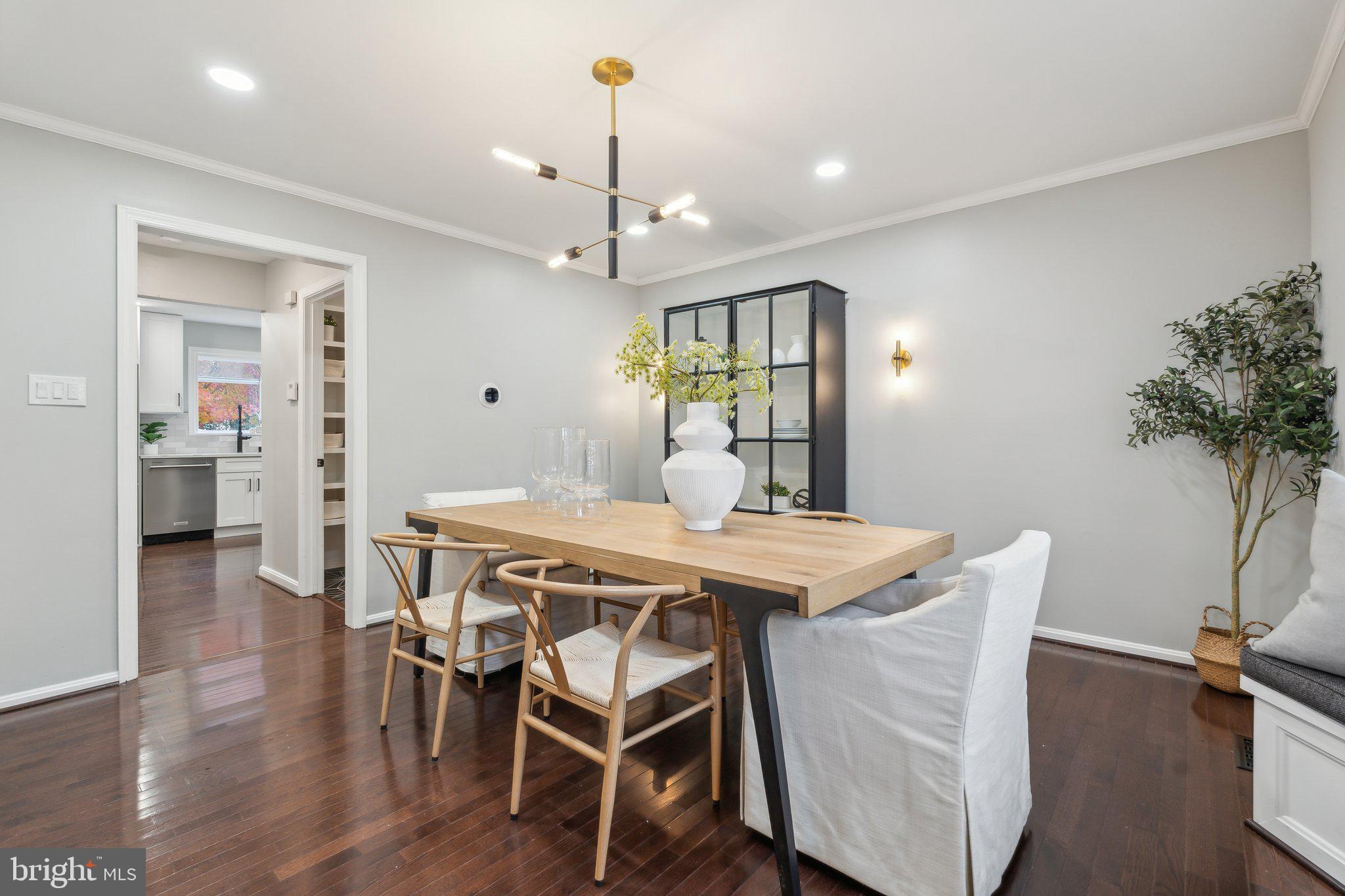 1602 Blue Meadow Road Potomac, MD 20854 - Photo 7 of 47 Dining Room