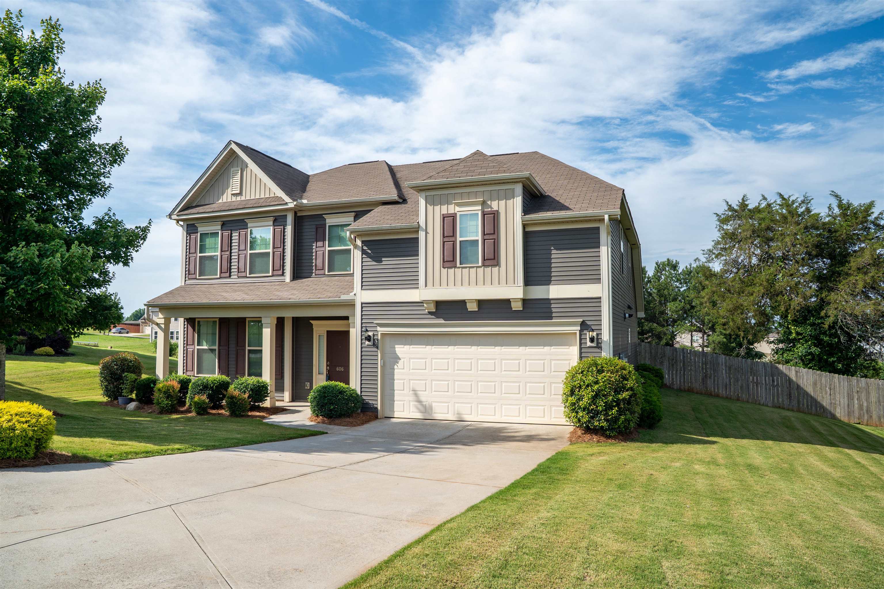 606 Big Oak Court Inman, SC 29349 - Photo 2 of 47