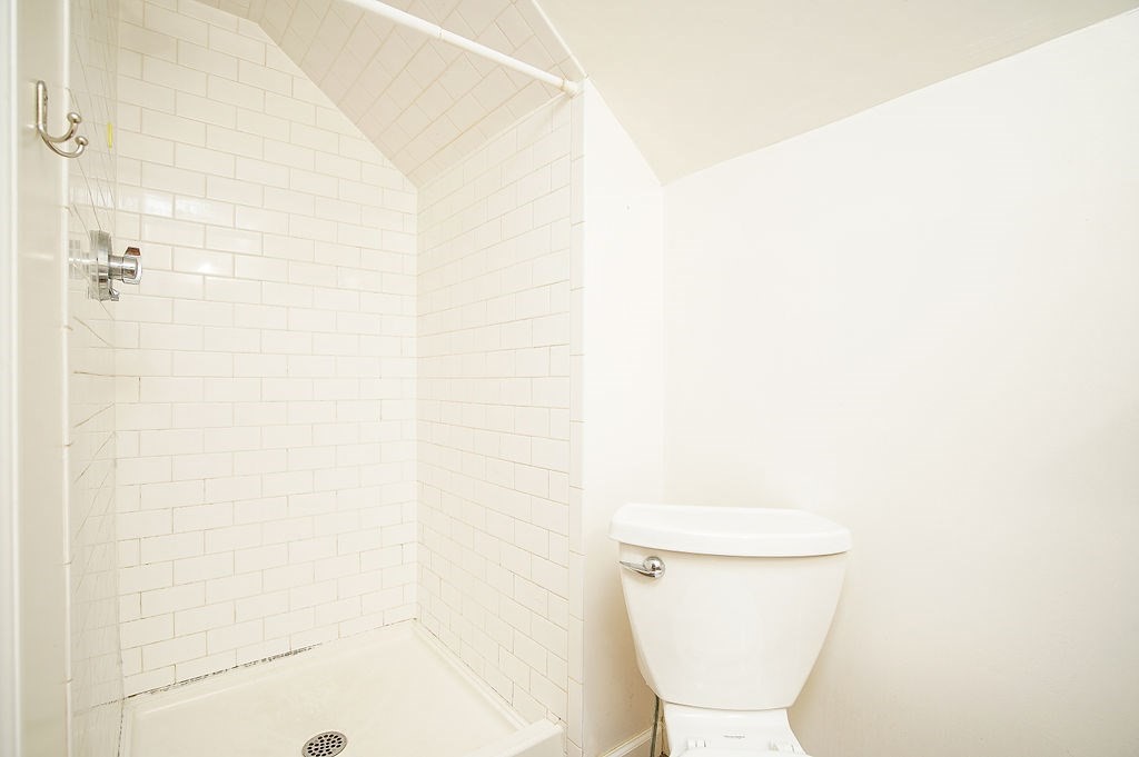 15 Holyoke Road Westfield, MA 01085 - Photo 28 of 41 a bathroom with a toilet and a shower