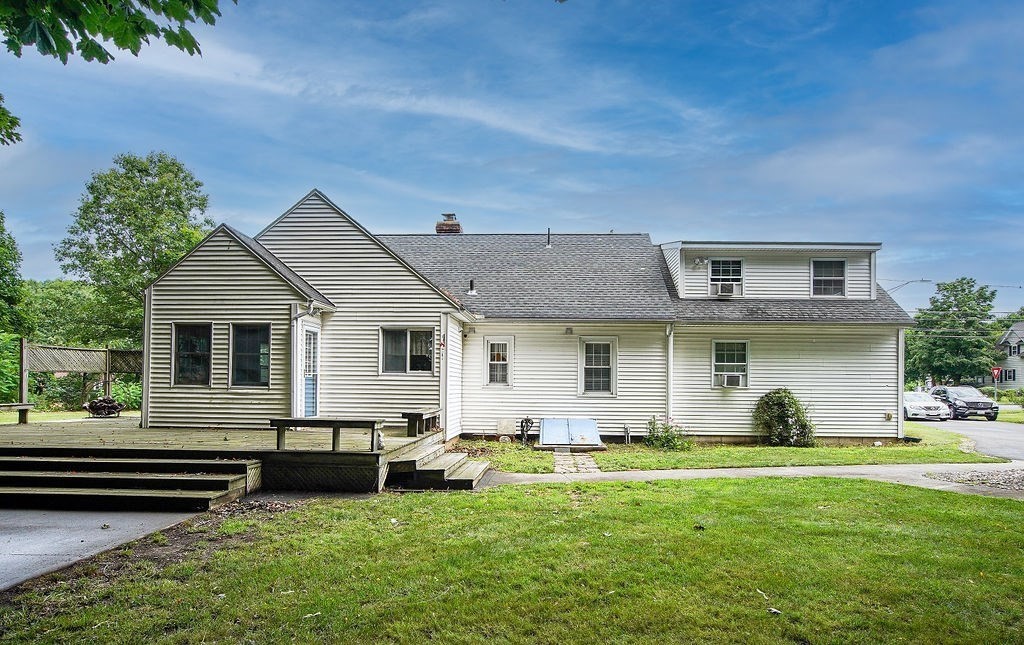 15 Holyoke Road Westfield, MA 01085 - Photo 39 of 41 a backyard of a house with table and chairs