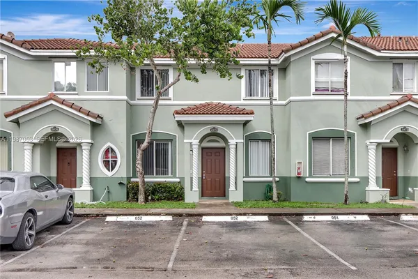 $2,000 | 2874 Southeast 15th Road, Unit 52, Homestead, FL 33035