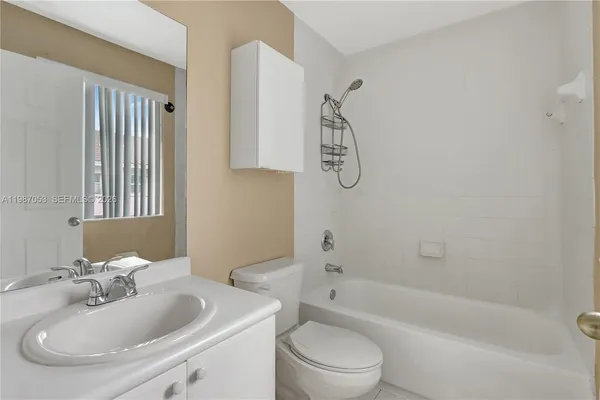 $2,000 | 2874 Southeast 15th Road, Unit 52, Homestead, FL 33035