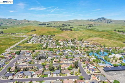 $1,199,000 | 5549 Bridgeport Circle, Livermore, CA 94551