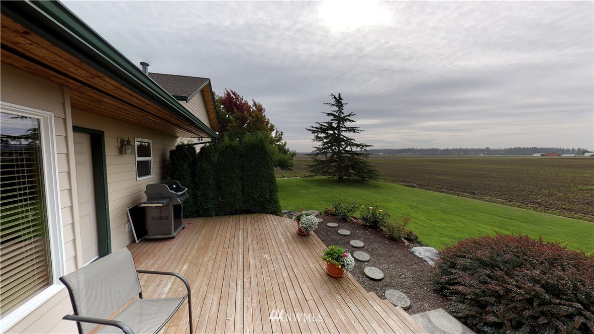 16936 Bradshaw Road Mount Vernon, WA 98273 - Photo 5 of 25