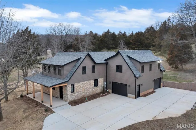 $849,900 | 18531 South Fox Creek Lane, Pacific, MO 63069