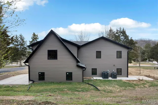 $849,900 | 18531 South Fox Creek Lane, Pacific, MO 63069