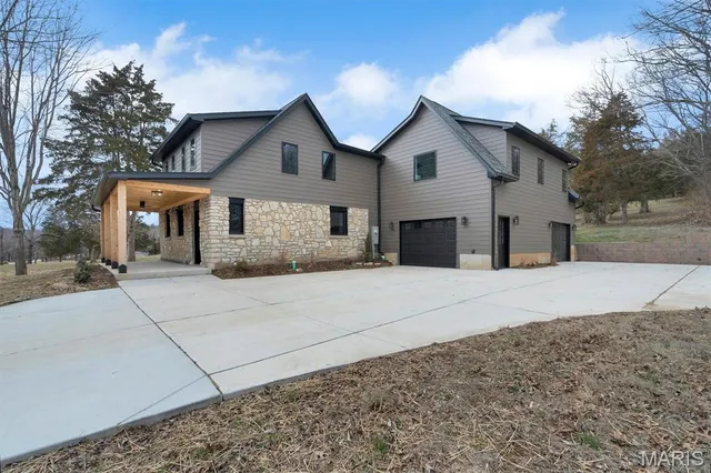 $849,900 | 18531 South Fox Creek Lane, Pacific, MO 63069
