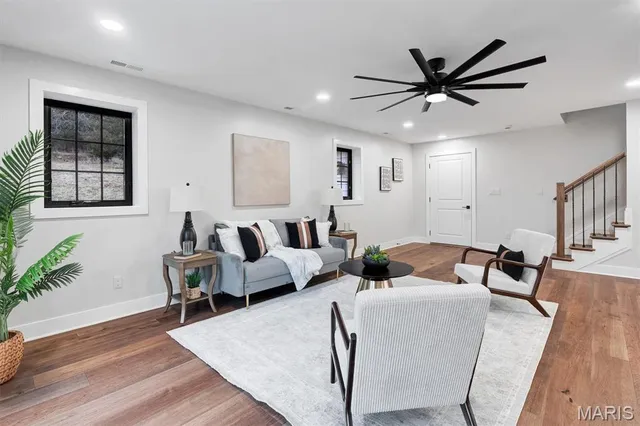 $849,900 | 18531 South Fox Creek Lane, Pacific, MO 63069