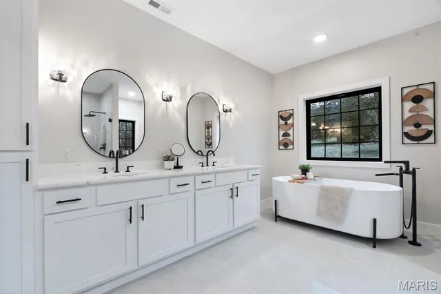 $849,900 | 18531 South Fox Creek Lane, Pacific, MO 63069