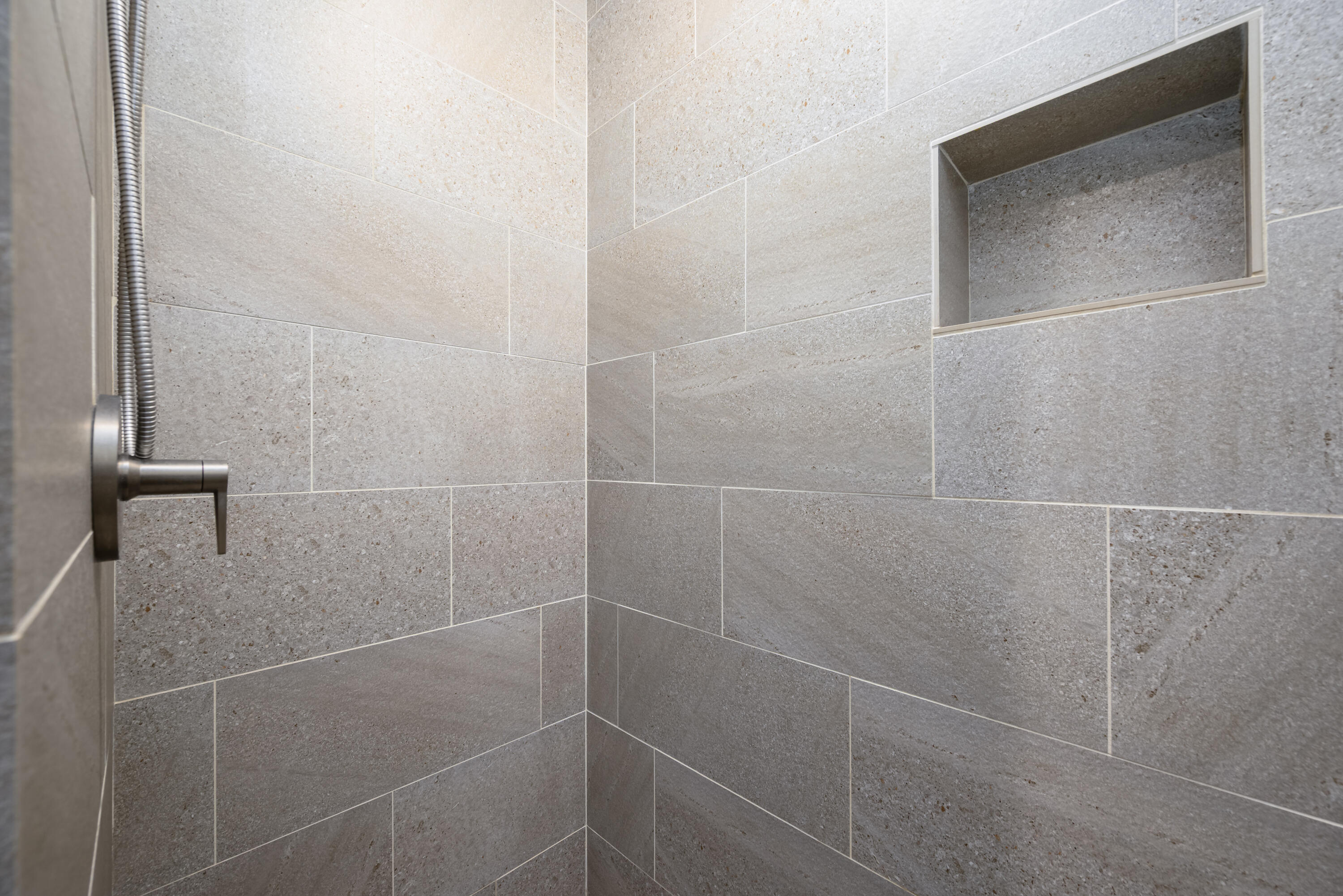 2546 Fisher Road Roseburg, OR 97471 - Photo 27 of 59 a bathroom with a shower