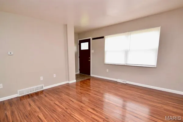 $1,100 | 511 North 5th Street, De Soto, MO 63020