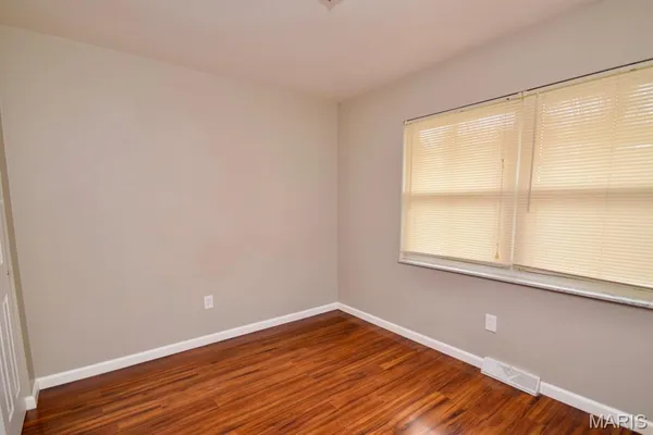 $1,100 | 511 North 5th Street, De Soto, MO 63020