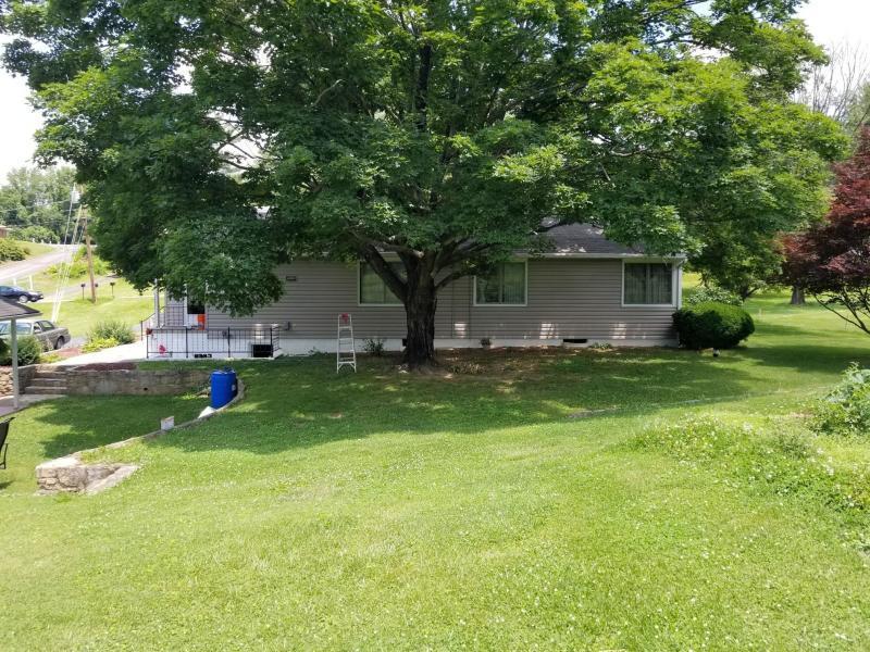7006 Plantation Road Roanoke, VA 24019 - Photo 4 of 28 20190627185042738775000000-o