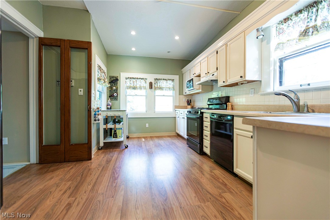 1485 Rydalmount Road Cleveland Heights, OH 44118 - Photo 9 of 35
