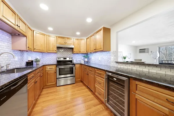 $378,000 | 9 Broadway, Unit 217, Saugus, MA 01906