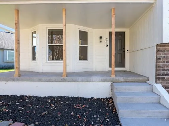 $420,000 | 1225 Northeast Kenwood Drive, Lee's Summit, MO 64064