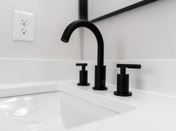 $420,000 | 1225 Northeast Kenwood Drive, Lee's Summit, MO 64064