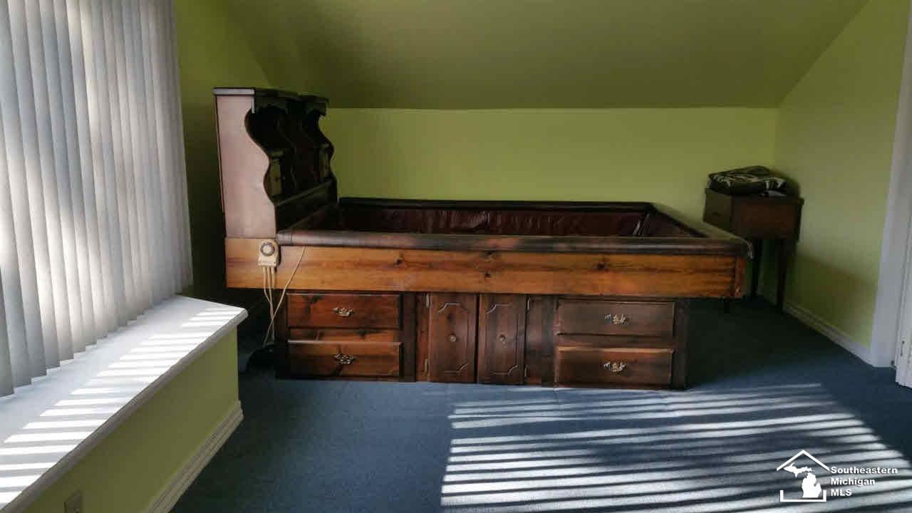 2286 Vivian Road Monroe, MI 48162 - Photo 9 of 17