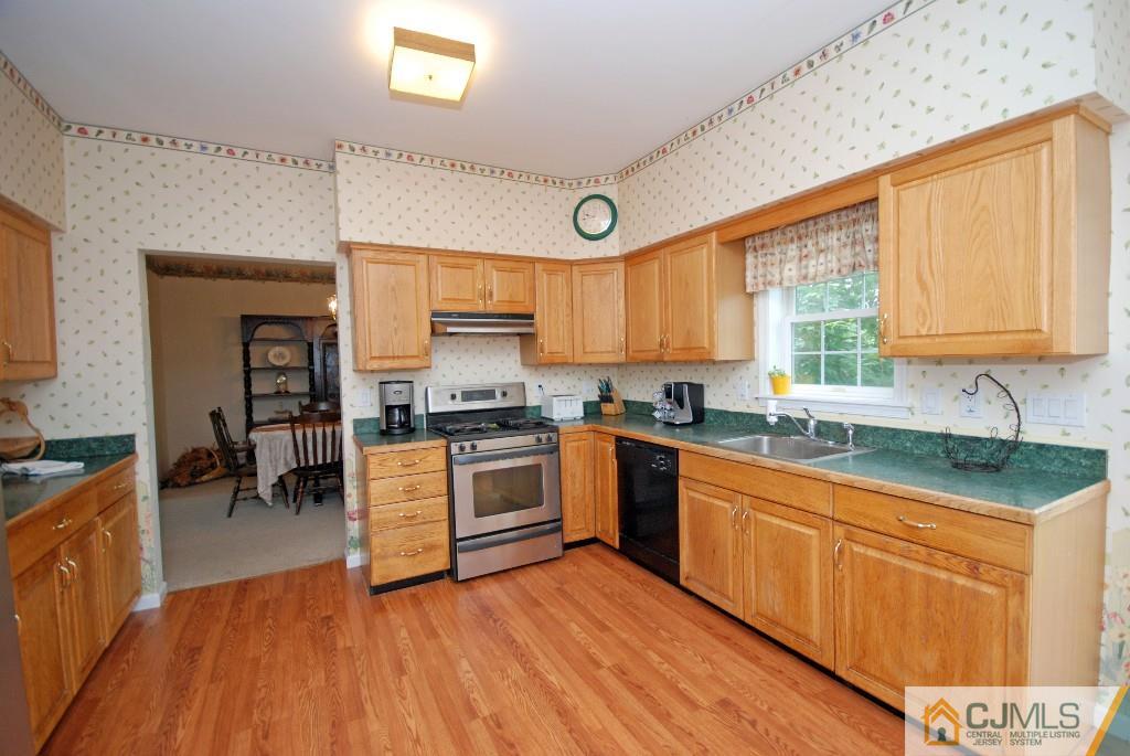 72 Petty Road Cranbury, NJ 08512 - Photo 7 of 24 Gallery Image 7
