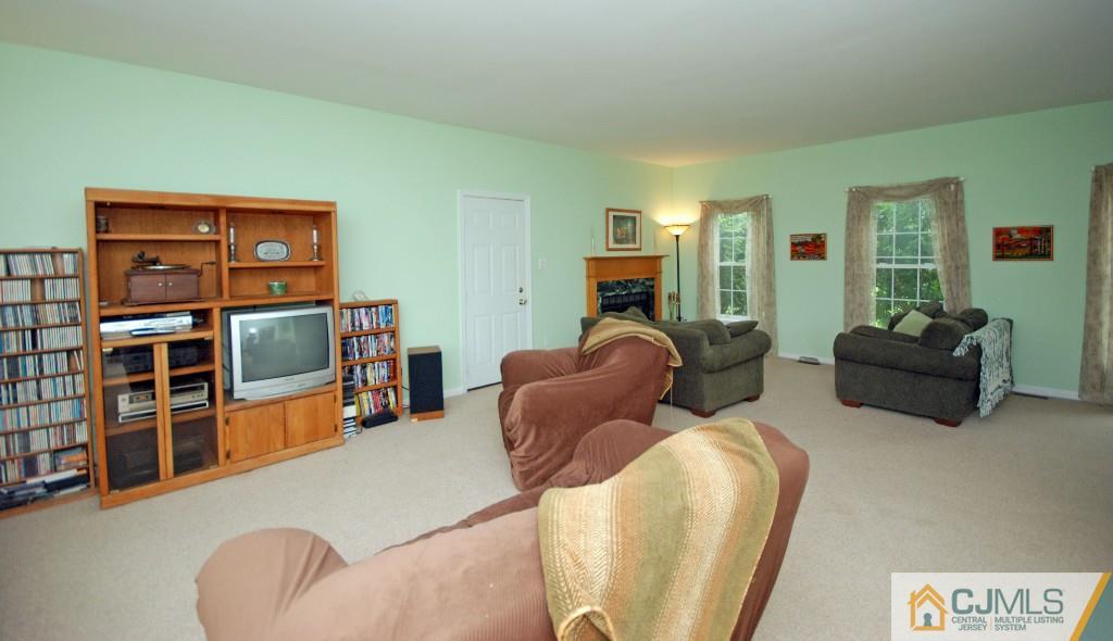 72 Petty Road Cranbury, NJ 08512 - Photo 9 of 24 Gallery Image 9