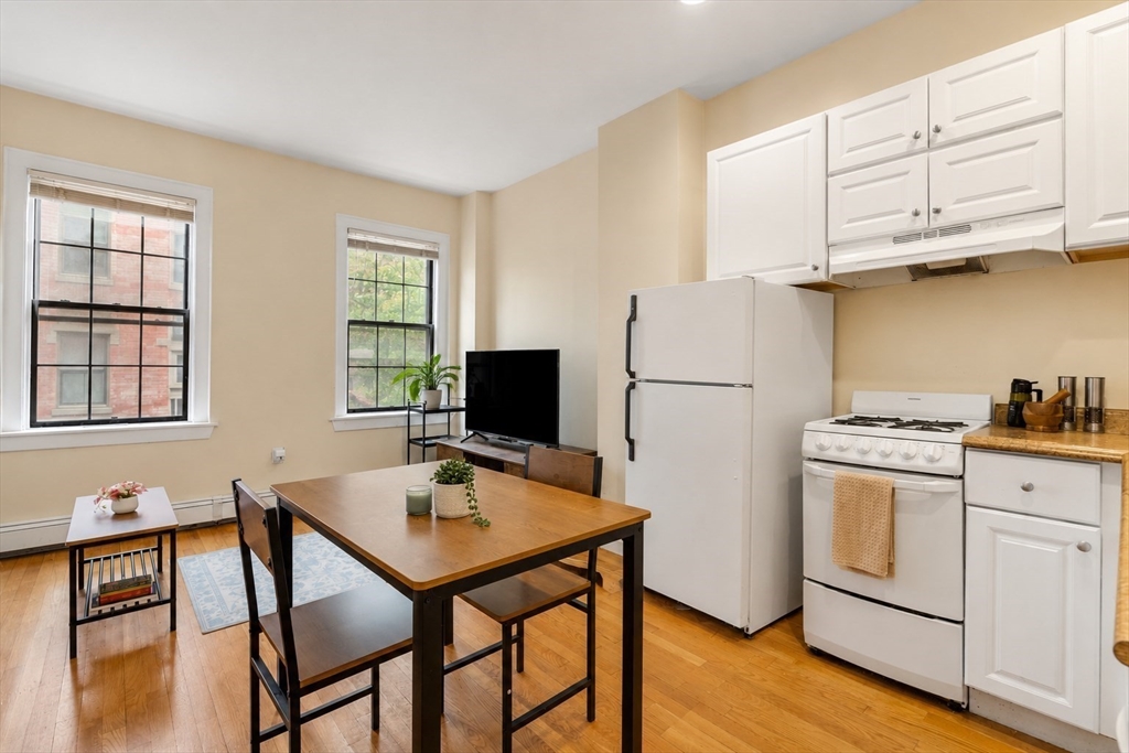 28 Phillips Street, Unit 1 Boston, MA 02114 - Photo 1 of 12