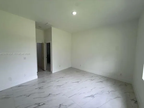 $2,400 | 723 Epps Brown Street East, Unit 723, Lehigh Acres, FL 33974