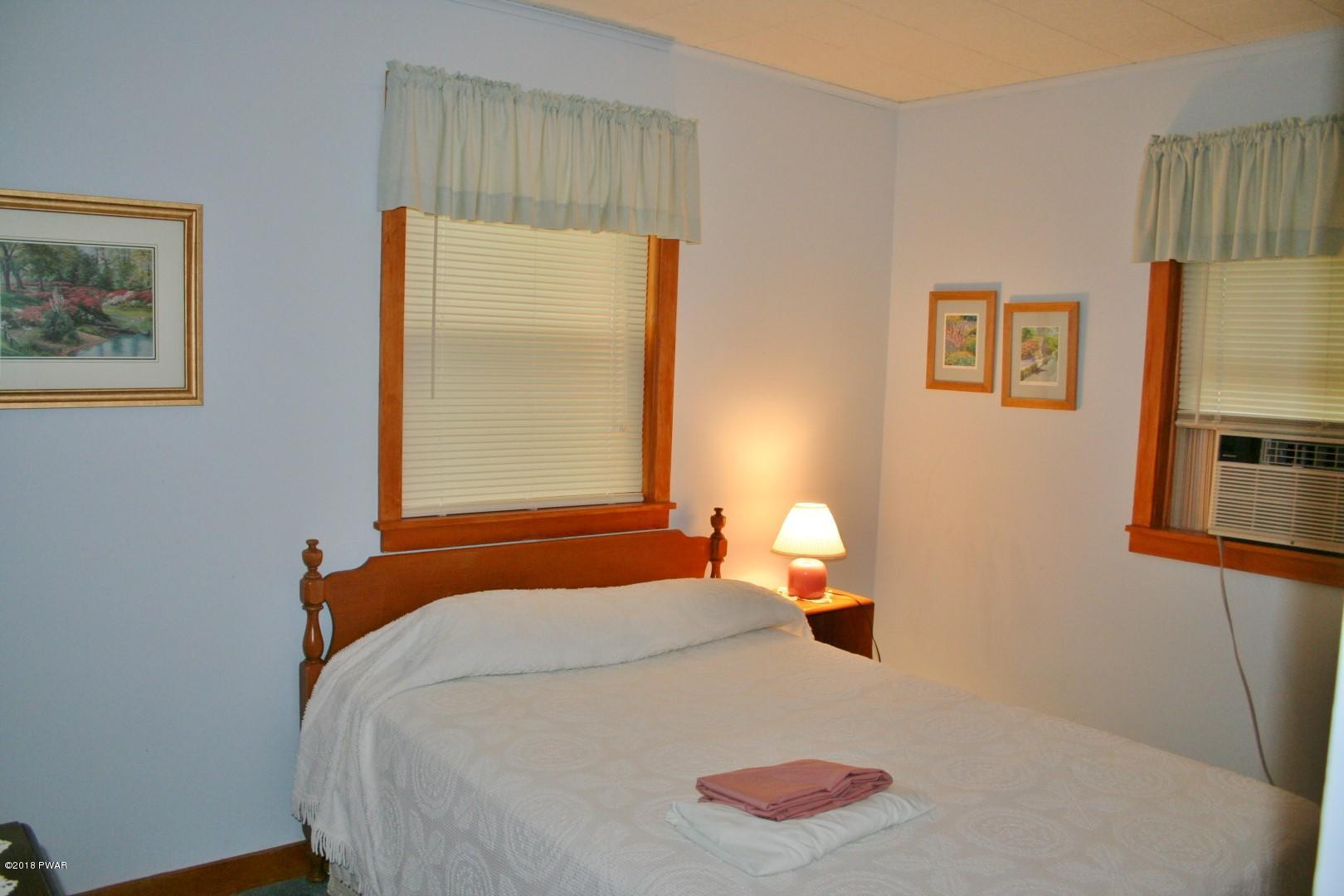 144 Terrace Road Tafton, PA 18464 - Photo 16 of 28 16-Bedroom