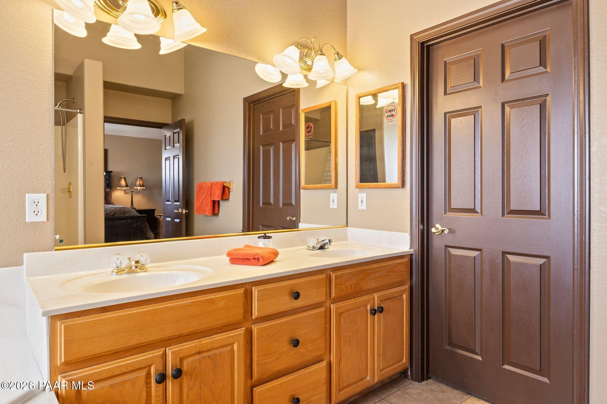 650 East Rimrock Road Paulden, AZ 86334 - Photo 34 of 108 155-Primary Bathroom