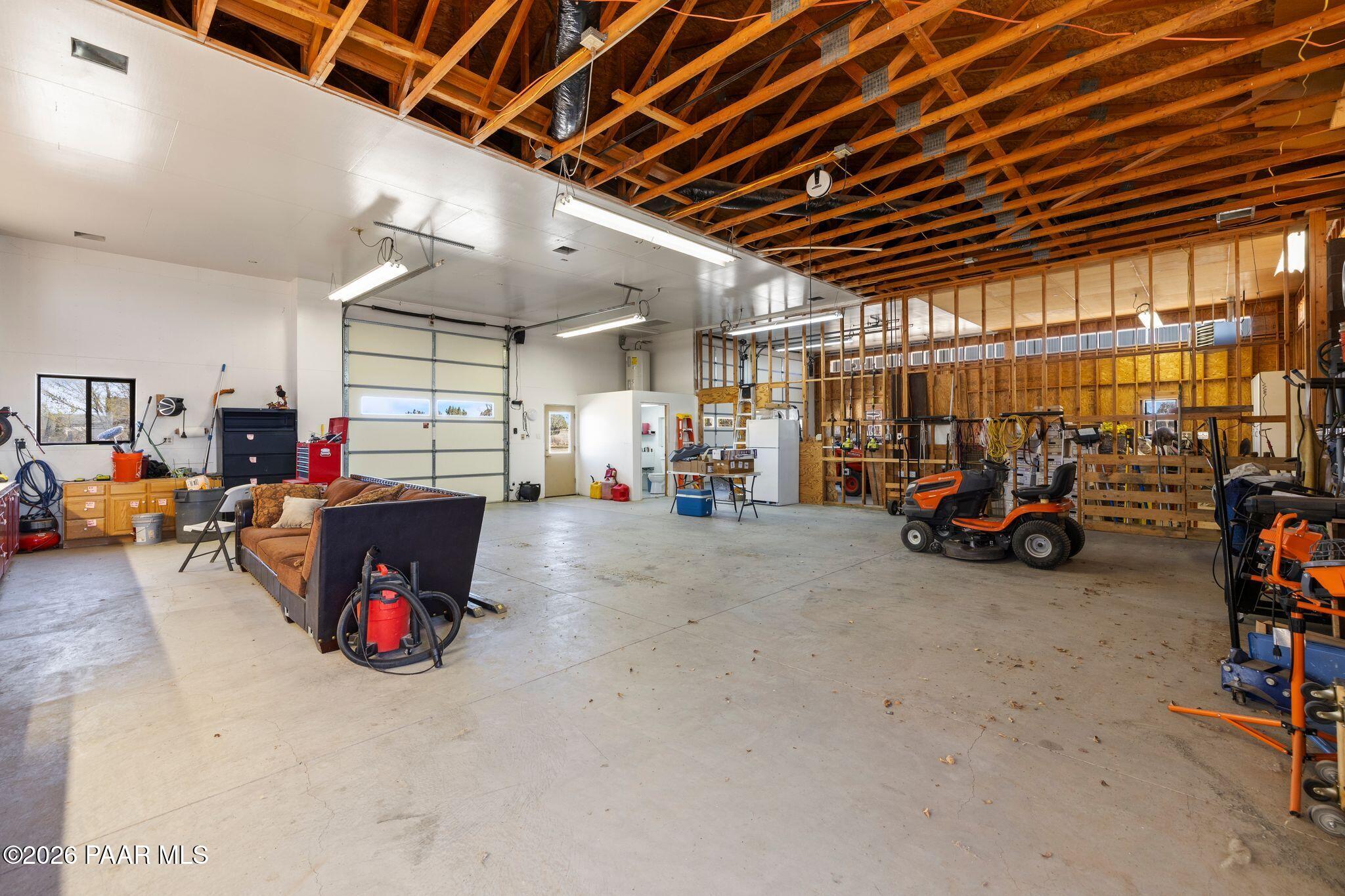 650 East Rimrock Road Paulden, AZ 86334 - Photo 61 of 108 259-Garage