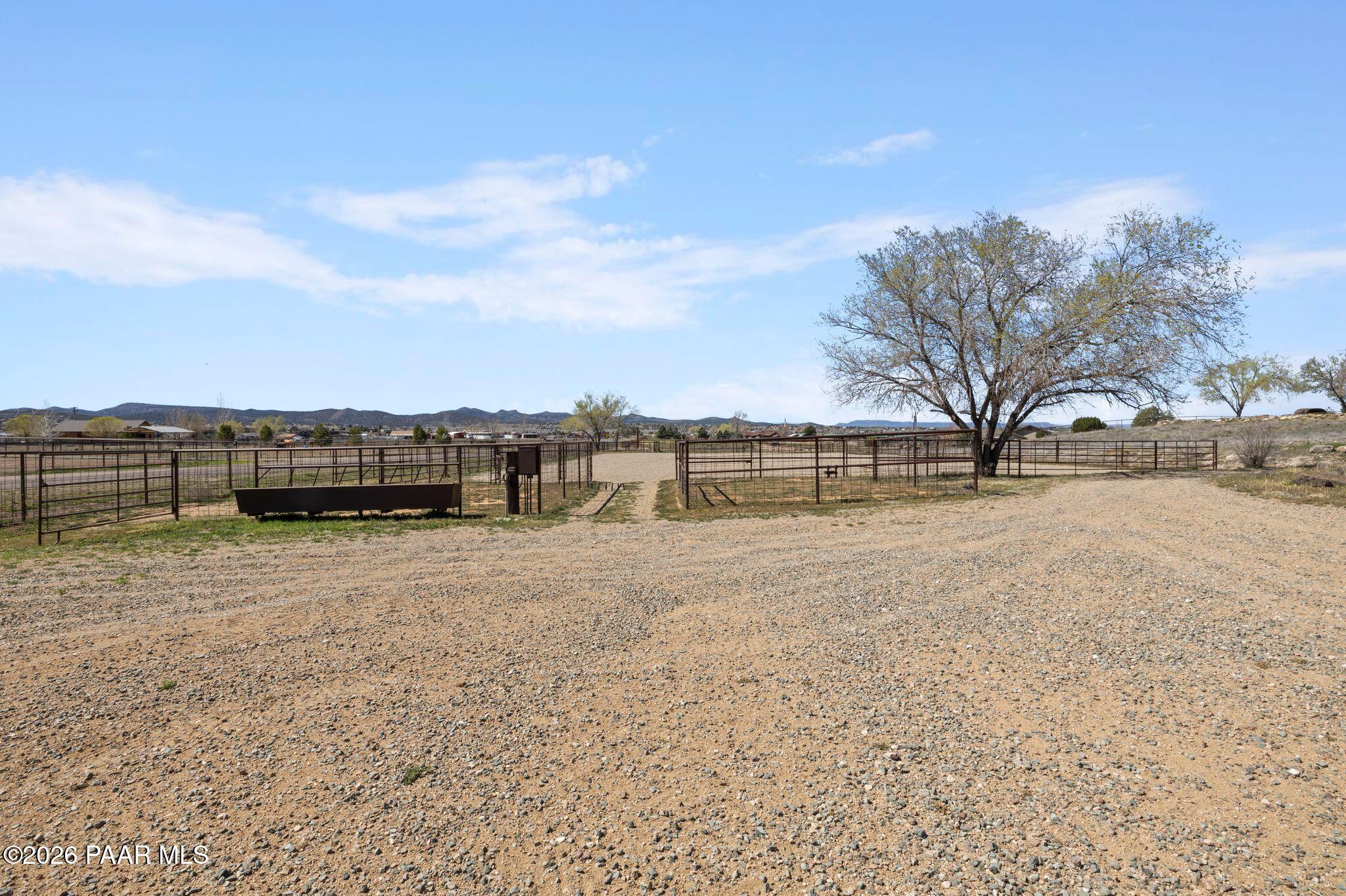 650 East Rimrock Road Paulden, AZ 86334 - Photo 79 of 108 easy parking for trucks and Trailors