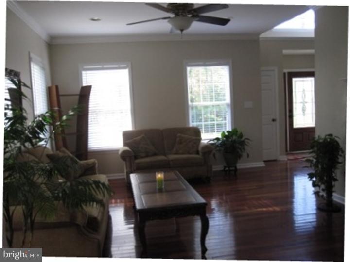 18 Rutland Shamong, NJ 08088 - Photo 4 of 25 Living Room