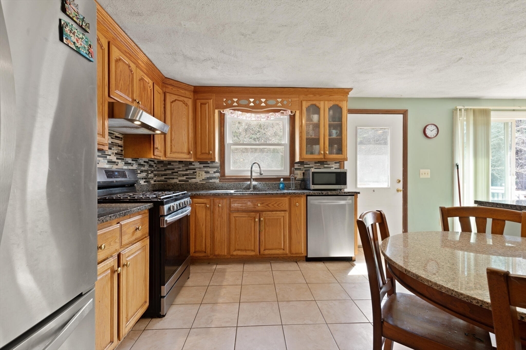 26 Sandy Ridge Circle Sharon, MA 02067 - Photo 8 of 31