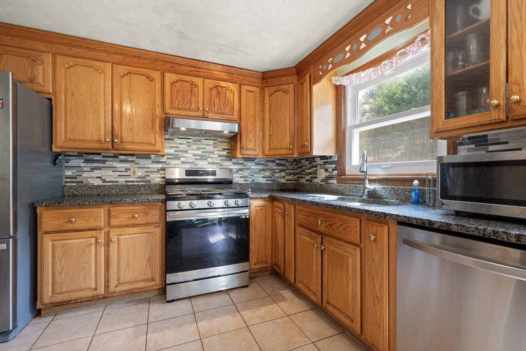 26 Sandy Ridge Circle Sharon, MA 02067 - Photo 10 of 31