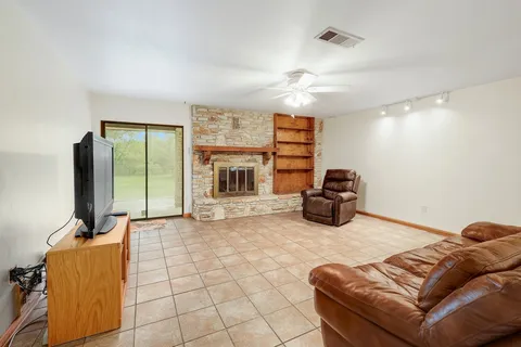 $750,000 | 986 Shiloh Road, Bastrop, TX 78602