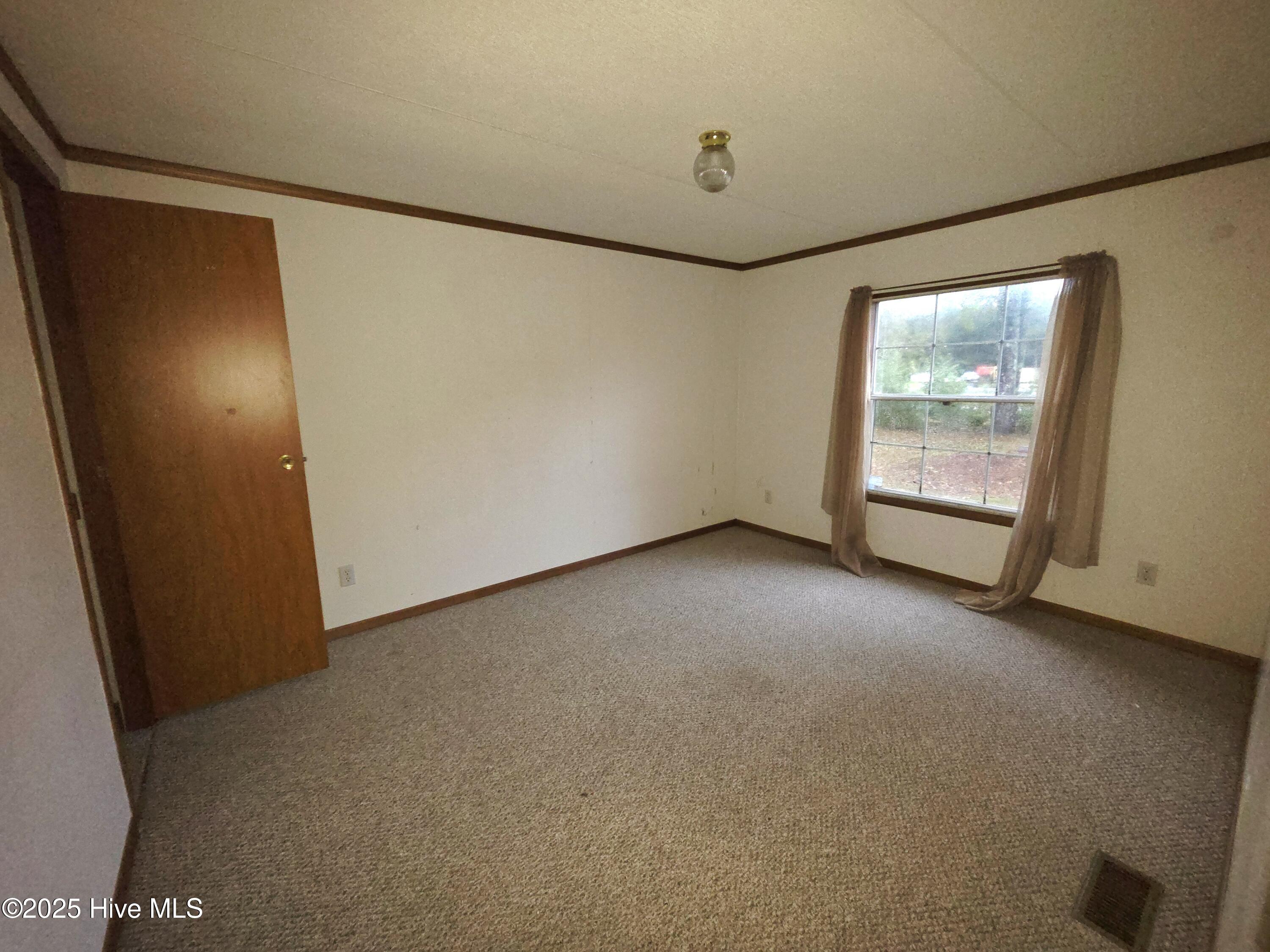 439 Audrey Lane New Bern, NC 28560 - Photo 14 of 24 20251028_172829