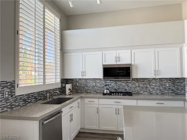 $3,575 | 2012 Scarlet Rose Drive, Las Vegas, NV 89134