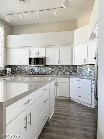 $3,575 | 2012 Scarlet Rose Drive, Las Vegas, NV 89134