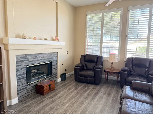 $3,575 | 2012 Scarlet Rose Drive, Las Vegas, NV 89134