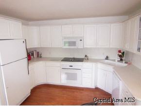 1 Timber Hill Lane Springfield, IL 62704 - Photo 5 of 9