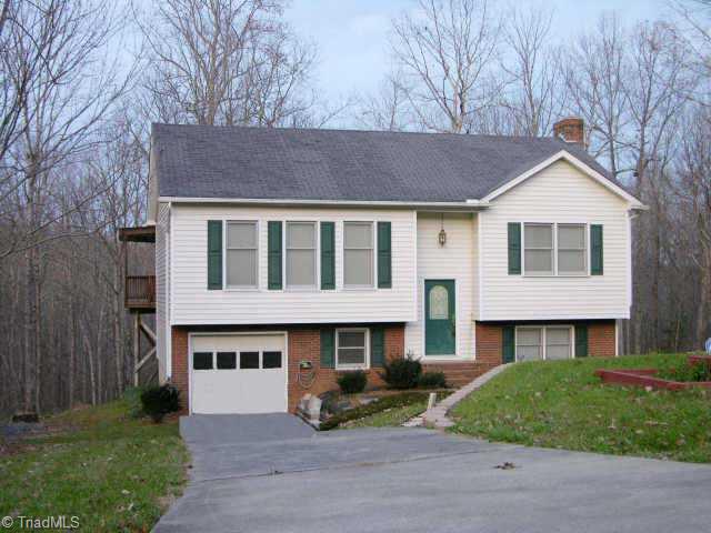 5300 Bracy Ridge Court Pfafftown, NC 27040 - Photo 1 of 1 Exterior Front.