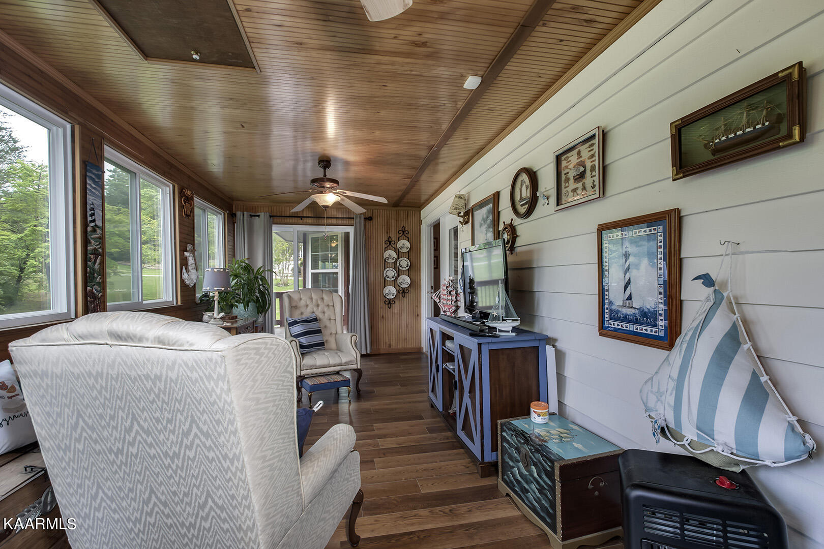 101 Deer Run Vonore, TN 37885 - Photo 13 of 40 13_101 Deer Run_SunRoom02