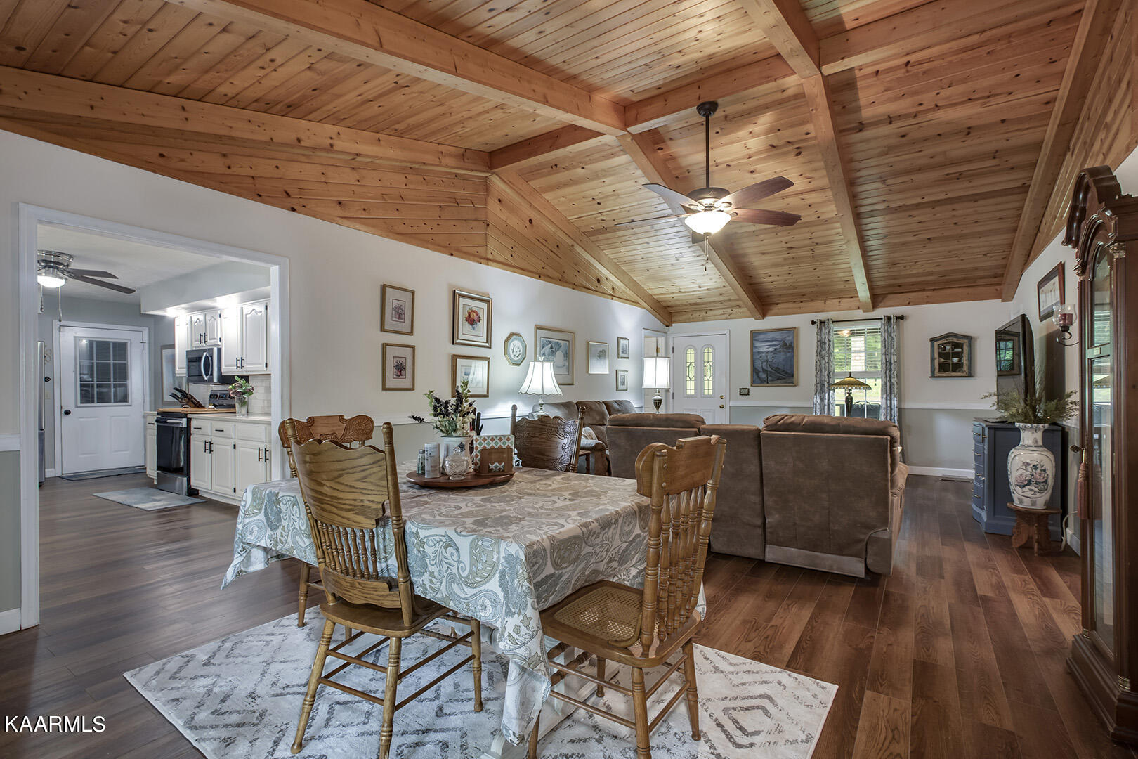 101 Deer Run Vonore, TN 37885 - Photo 17 of 40 17_101 Deer Run_Dining03