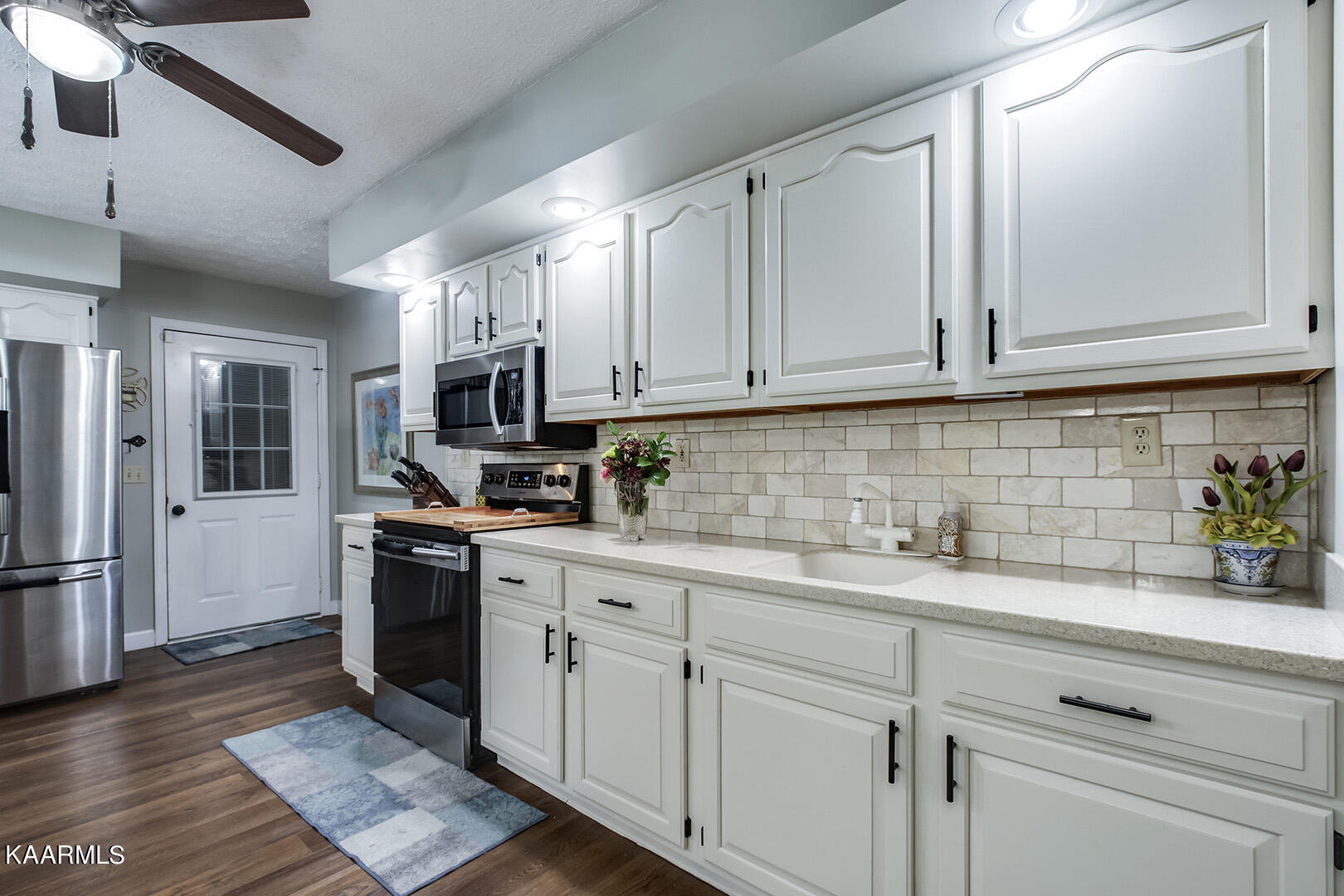 101 Deer Run Vonore, TN 37885 - Photo 19 of 40 19_101 Deer Run_Kitchen02