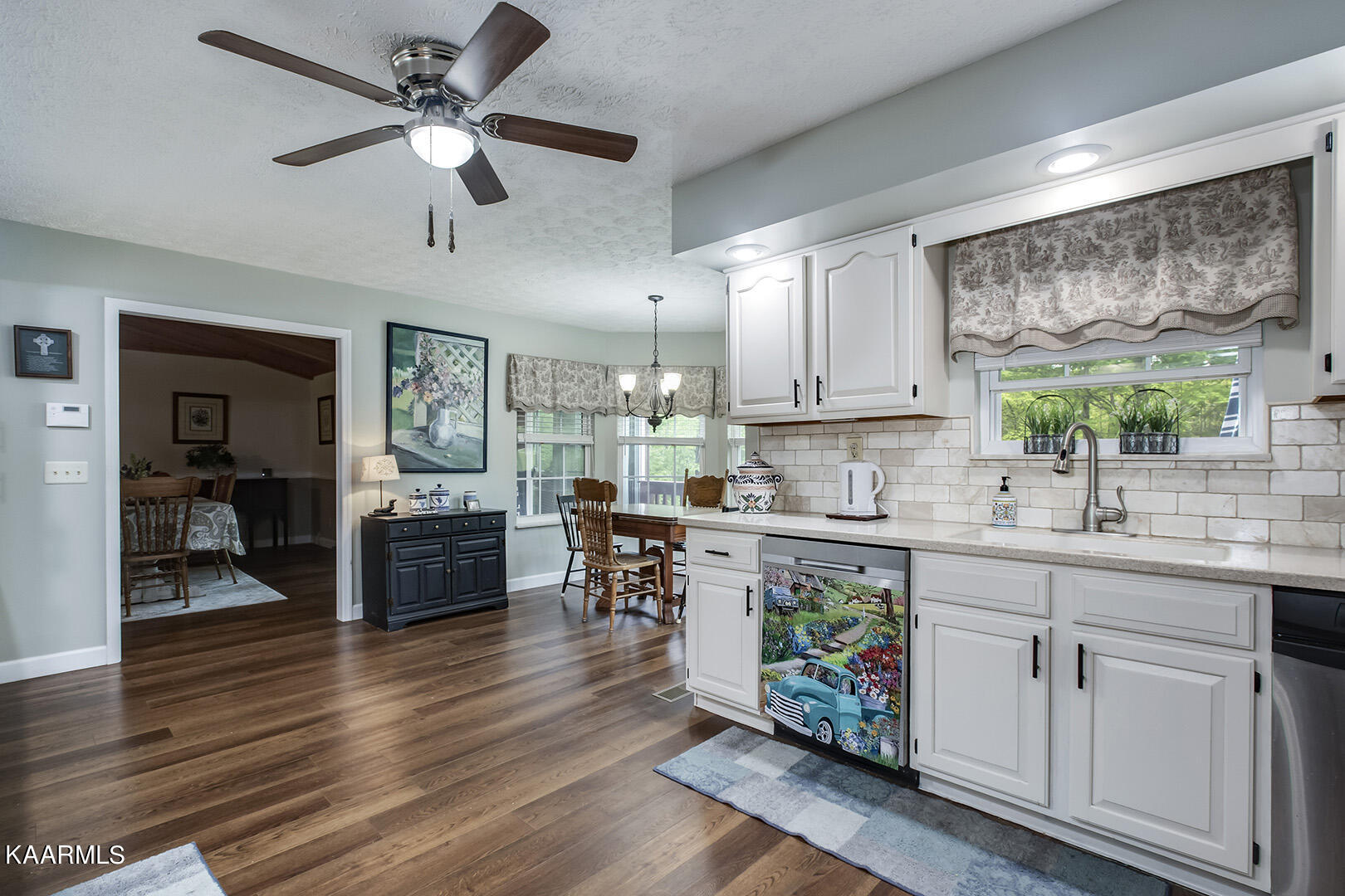 101 Deer Run Vonore, TN 37885 - Photo 22 of 40 22_101 Deer Run_Kitchen04