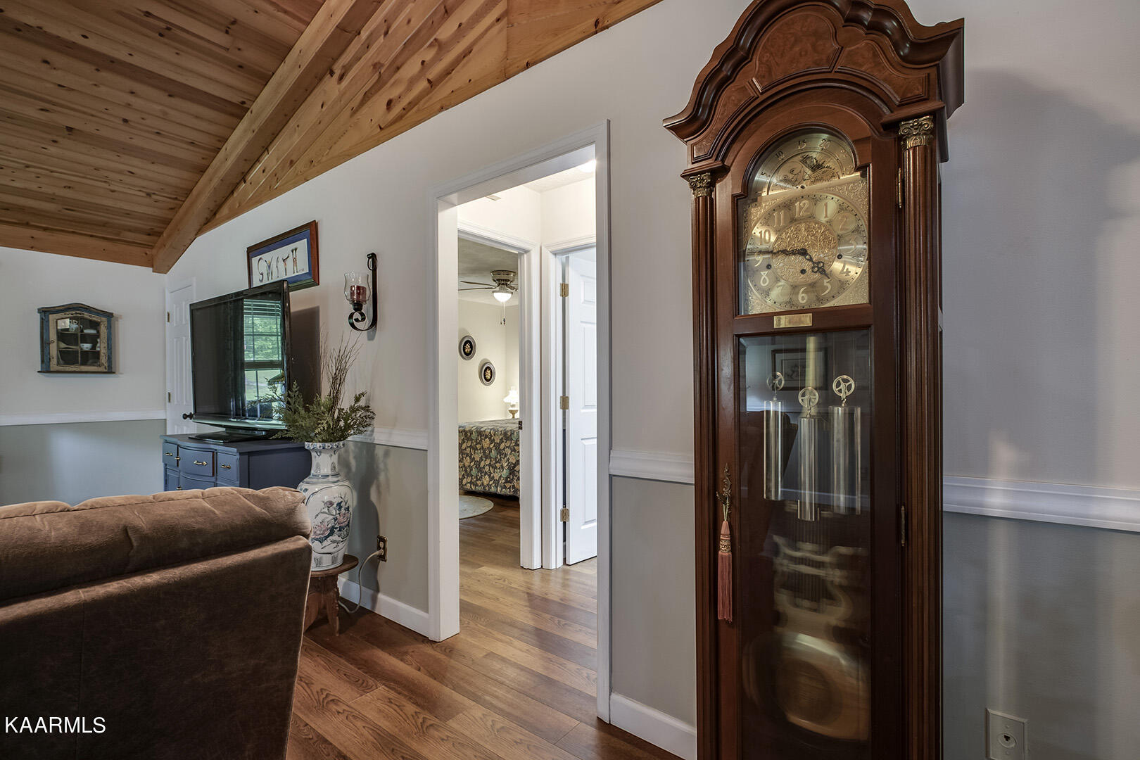 101 Deer Run Vonore, TN 37885 - Photo 30 of 40 30_101 Deer Run_GuestHallEntry