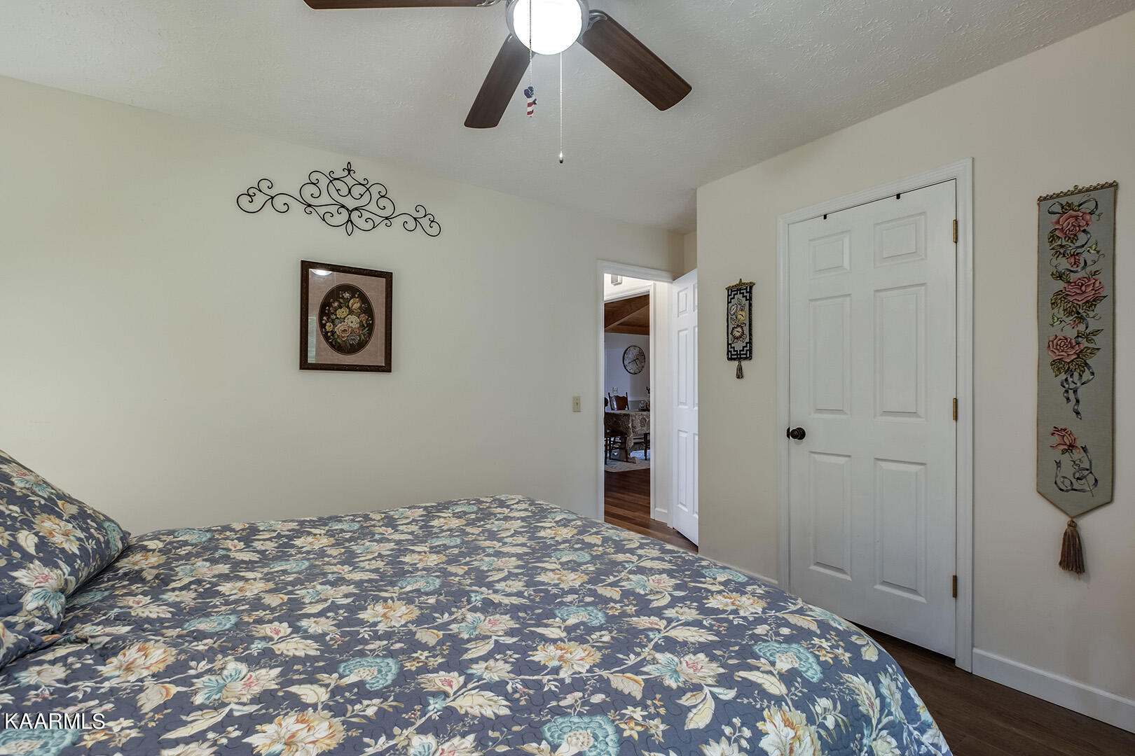 101 Deer Run Vonore, TN 37885 - Photo 32 of 40 32_101 Deer Run_Bedroom2_02