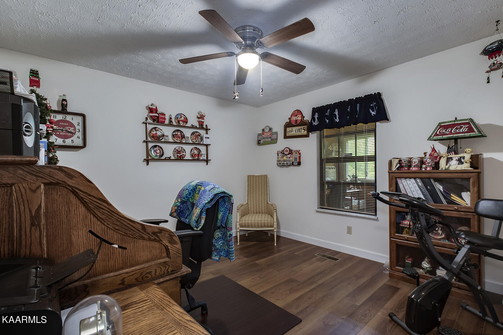 101 Deer Run Vonore, TN 37885 - Photo 34 of 40 34_101 Deer Run_Bedroom3_01